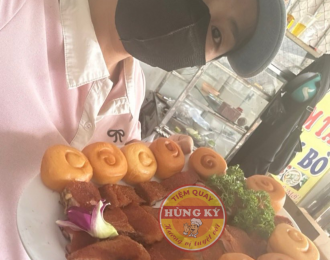 Hướng Dẫn An Toàn Vệ Sinh Khi Xử Lý Heo Quay