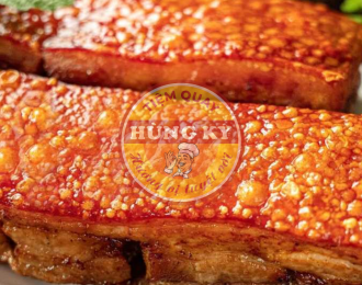 Hướng dẫn làm heo quay giòn tan tại nhà